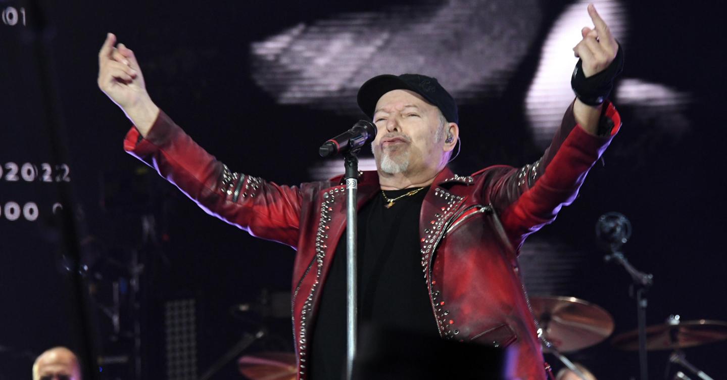 Vasco Rossi, quanti soldi vale il primo grande tour del dopo pandemia 24+
